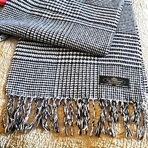 Made in Germany Cashmere Plaid Fringe Scarf